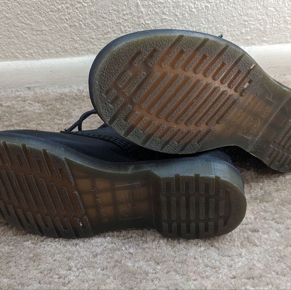 Genuine leather Dr.Martens original black boots with classic yellow stiching - Picture 5 of 6